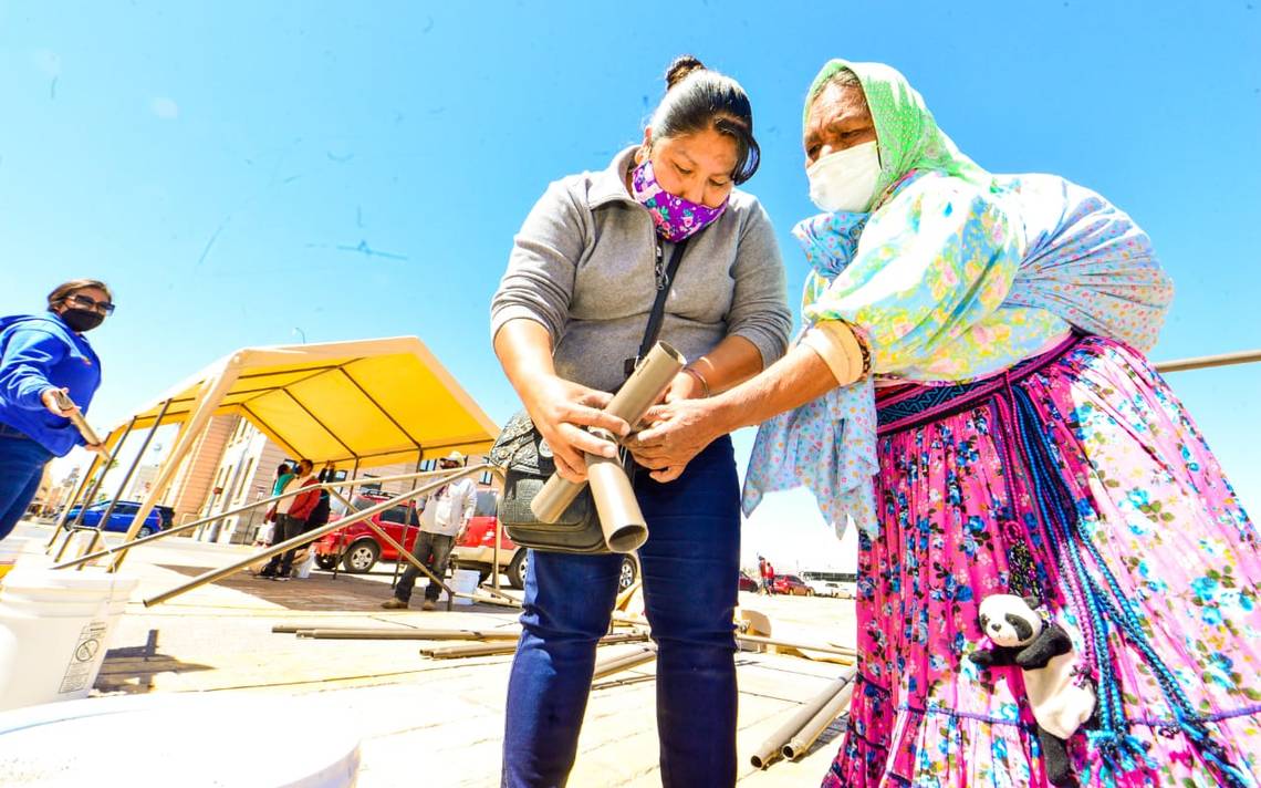 Mujeres Rarámuris Preparan Venta De Comida Y Artesanías En La Plaza Mayor El Heraldo De 